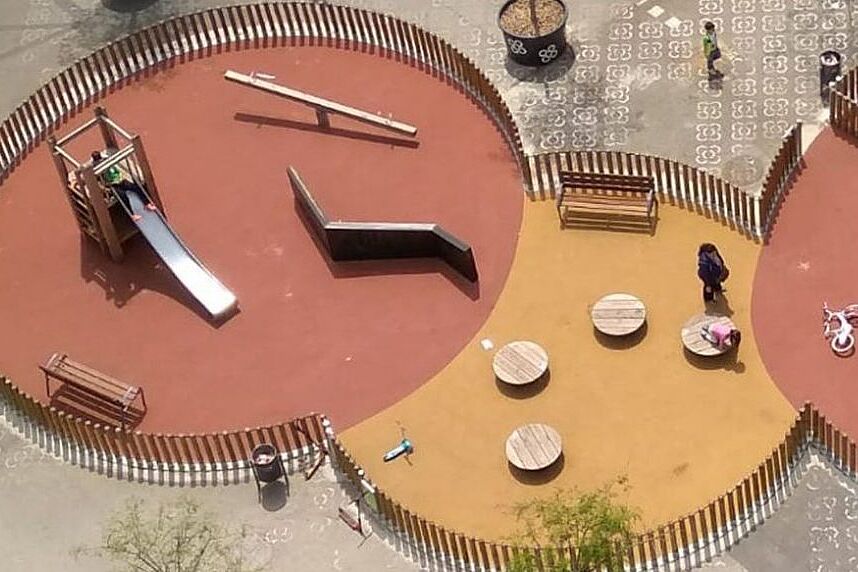 Barcelona 5 Blick von oben auf einen Spielplatz