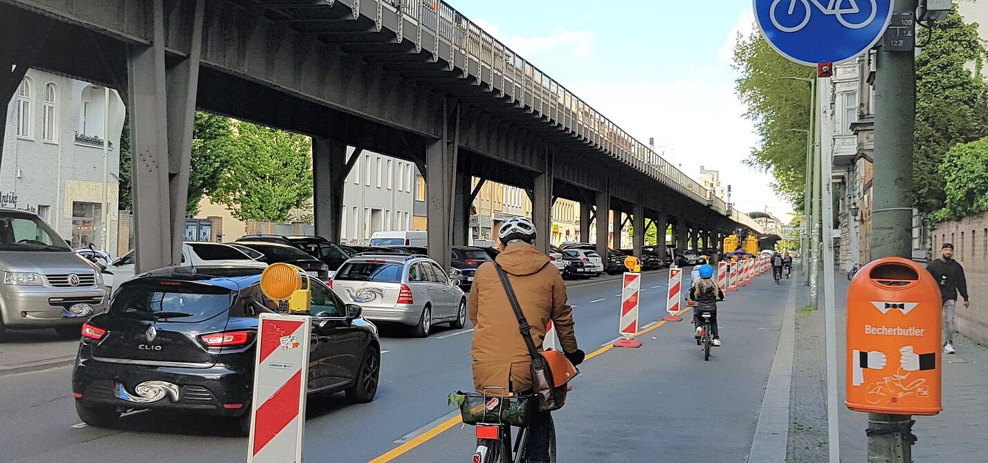 Pop-up-Radweg in Berlin-Kreuzberg im Frühjahr 2020. Pop-up-Radweg in Berlin-Kreuzberg im Frühjahr 2020.